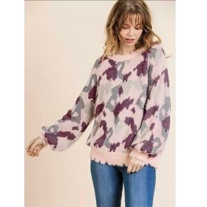 Umgee Plum‎ Pullover Fuzzy Knit Sweater Army Print